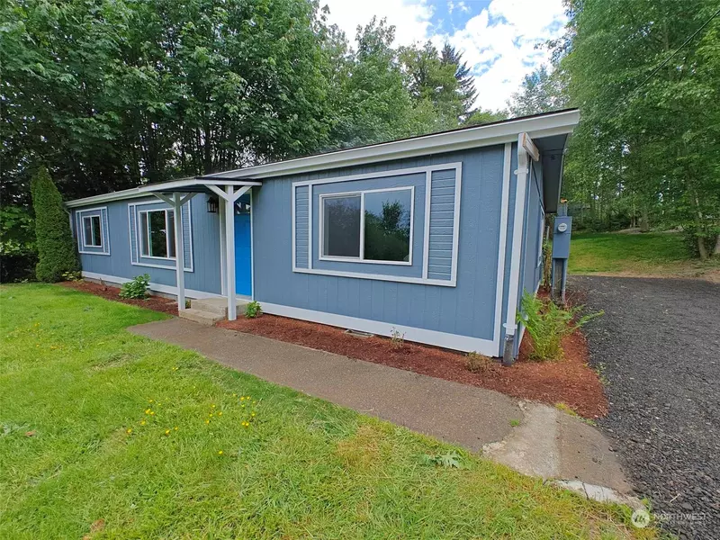 7412 E Wyoming ST, Port Orchard, WA 98366