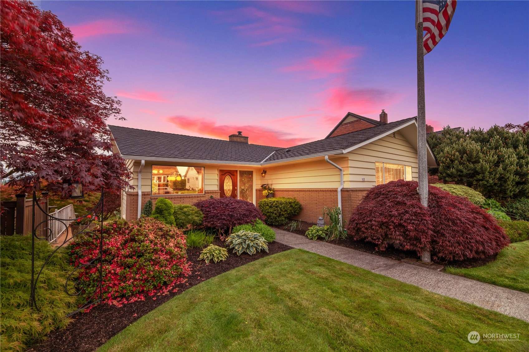 827 Hoyt AVE, Everett, WA 98201