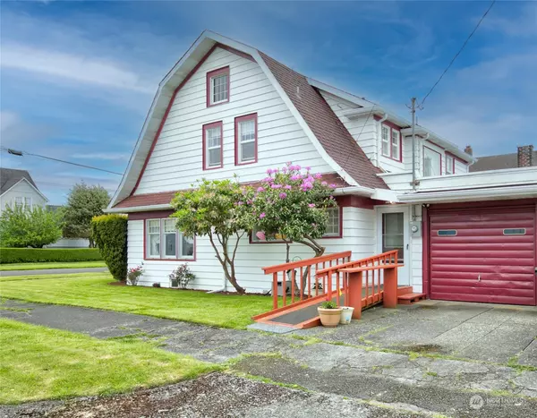 Hoquiam, WA 98550,702 7th ST