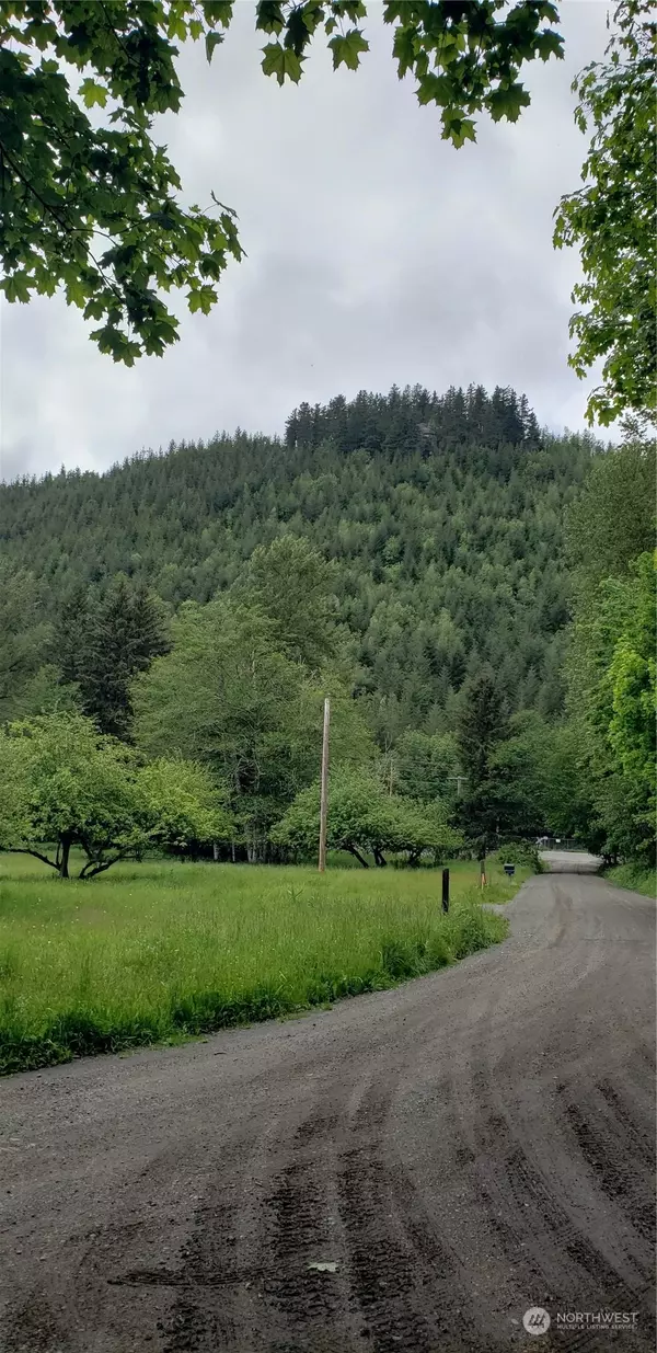 Enumclaw, WA 98051,32 XXX SE 341st ST