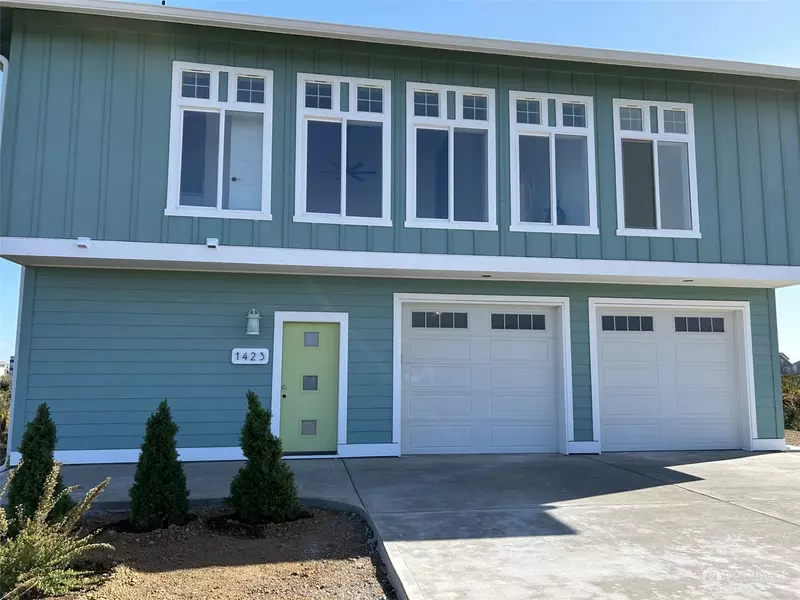 1423 N Jetty AVE SW, Ocean Shores, WA 98569