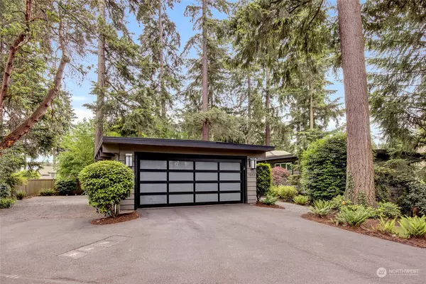 Mercer Island, WA 98040,7352 Island Crest WAY