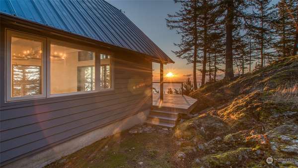 Orcas Island, WA 98245,448 Saddle LN