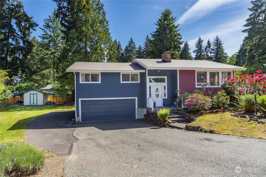 39 NW Solnae PL, Bremerton, WA 98311