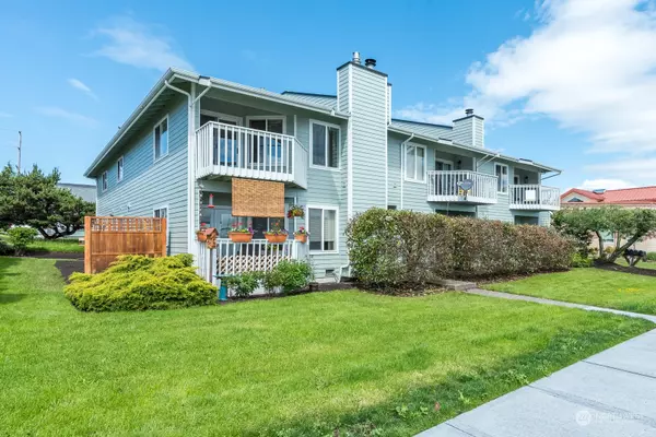 3120 R AVE #2, Anacortes, WA 98221