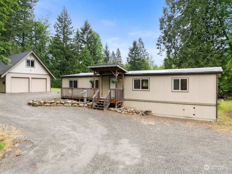 25325 SE 224th ST, Maple Valley, WA 98038