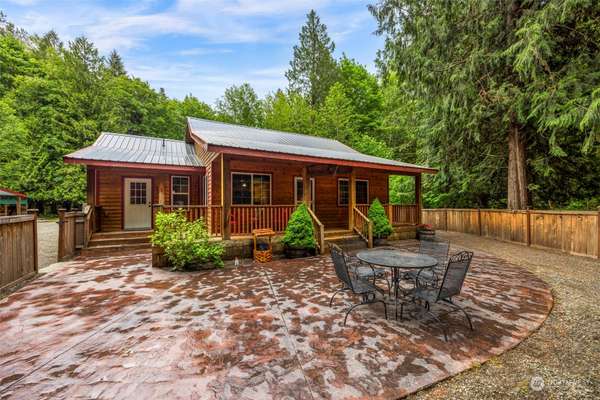 128 Cougar DR, Packwood, WA 98361