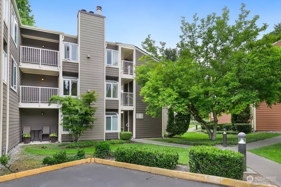 7342 W Lake Sammamish Pkwy NE #3-204, Redmond, WA 98052