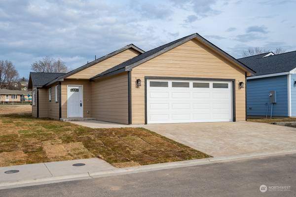 123 E 9th Ave #55, Moses Lake, WA 98837