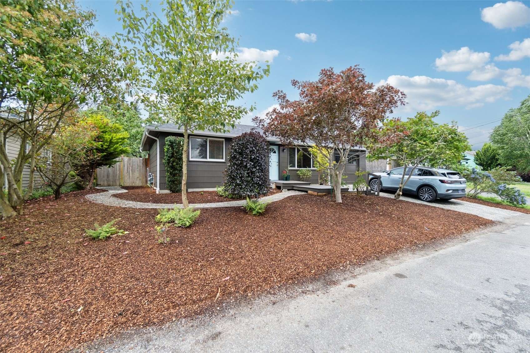 616 Pilchuck Path, Everett, WA 98205