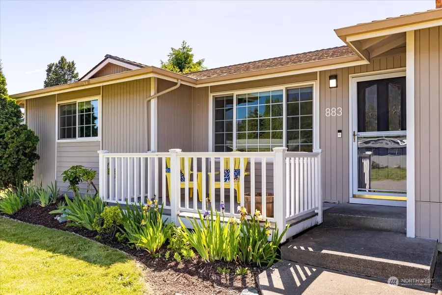 883 SW McCrohan ST, Oak Harbor, WA 98277