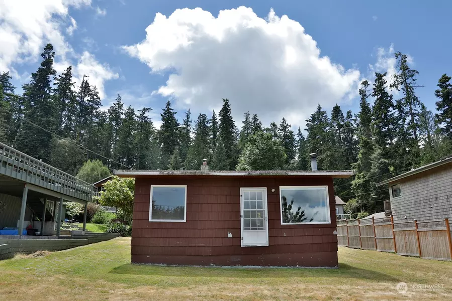 1442 Mutiny LN, Freeland, WA 98249