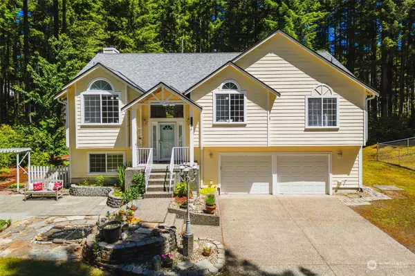 24214 Rhododendron LN NW, Poulsbo, WA 98370