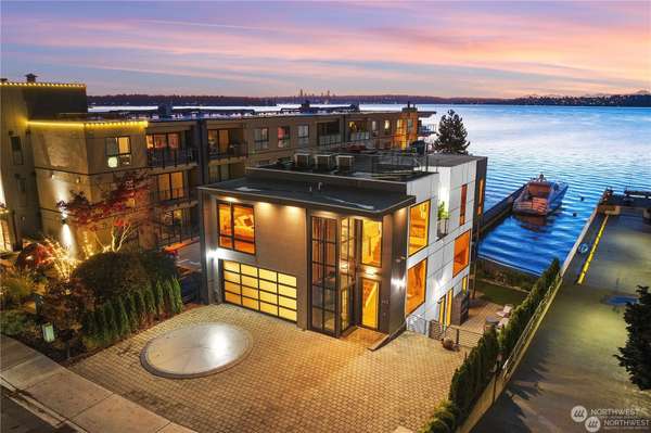 6413 Lake Washington BLVD NE, Kirkland, WA 98033