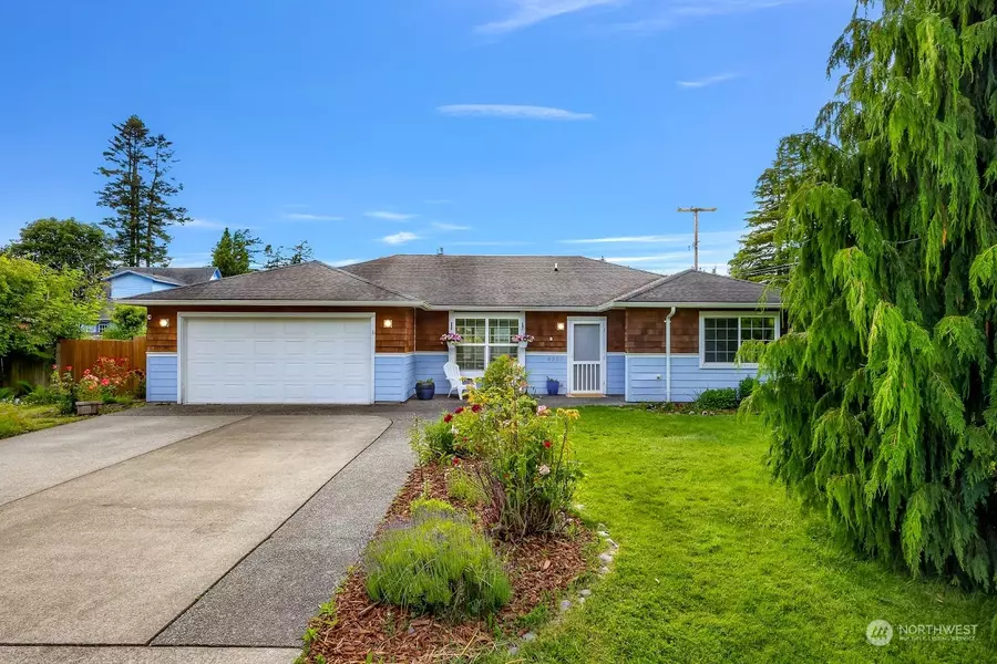 8309 Sunset ST, Blaine, WA 98230