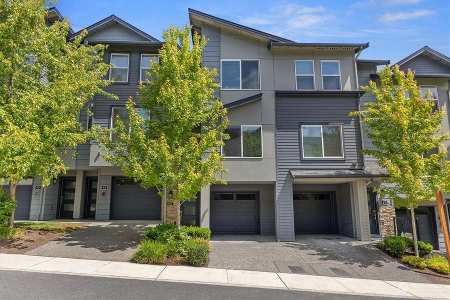 15720 Meadow RD #D4, Lynnwood, WA 98087