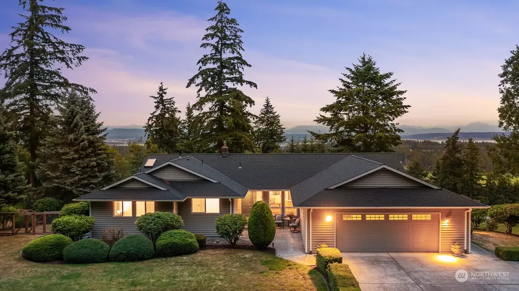 522 Waynes Ridge CIR, Camano Island, WA 98282