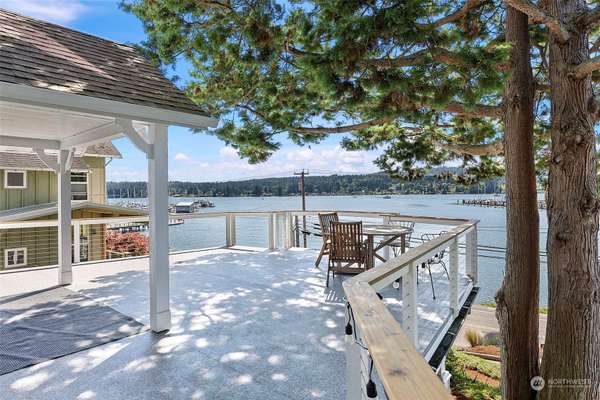 17968 Fjord DR NE, Poulsbo, WA 98370