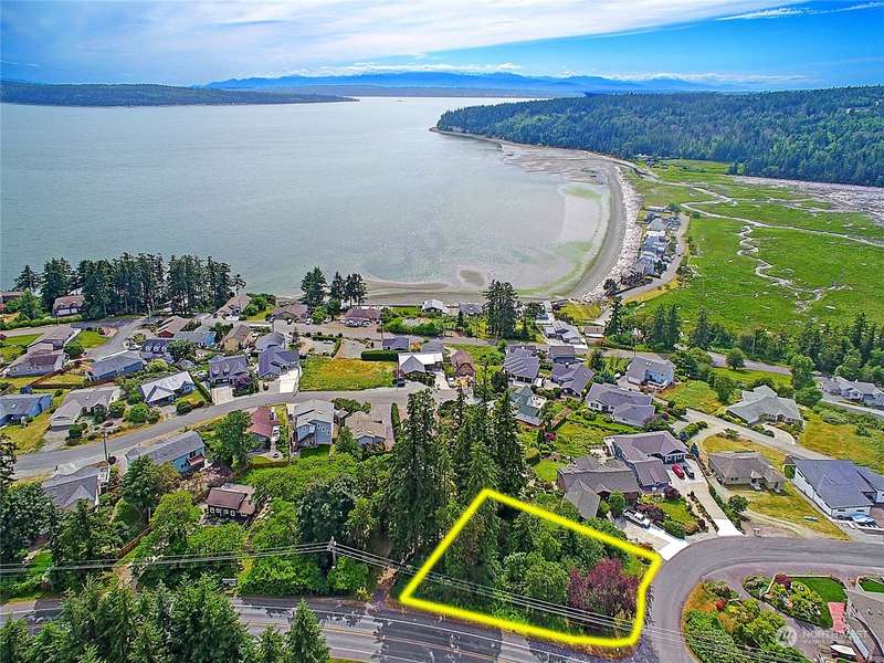 376 Moana Drive, Camano Island, WA 98282