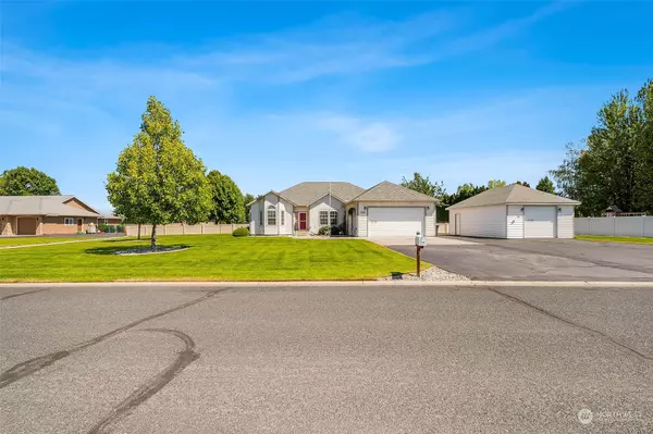 Moses Lake, WA 98837,5586 NE Ridgeview DR