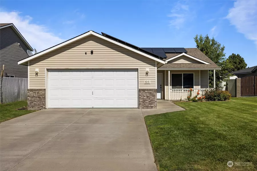 1215 N Beech AVE, Pasco, WA 99301