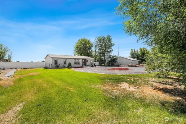 Moses Lake, WA 98837,3087 Road F NE