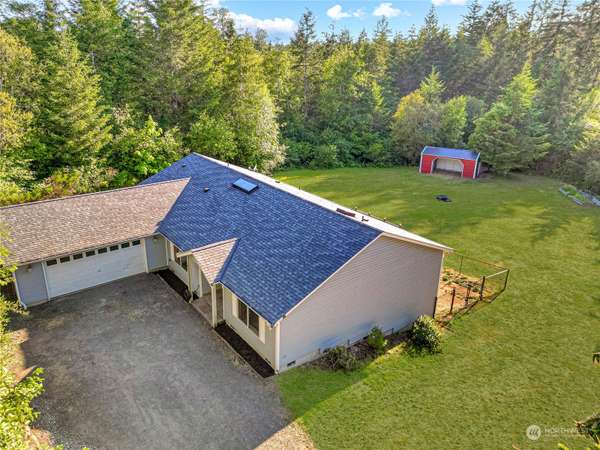 1305 E Alta DR, Belfair, WA 98528