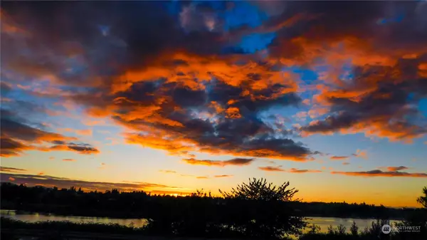 900 East Bay DR NE #A101, Olympia, WA 98506