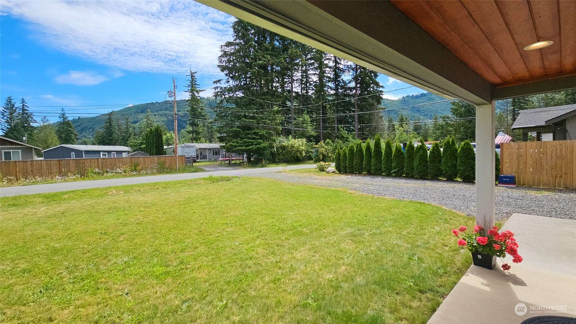 6221 Shamrock RD, Maple Falls, WA 98266