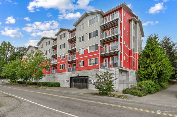 19500 Ballinger WAY NE #108, Shoreline, WA 98155