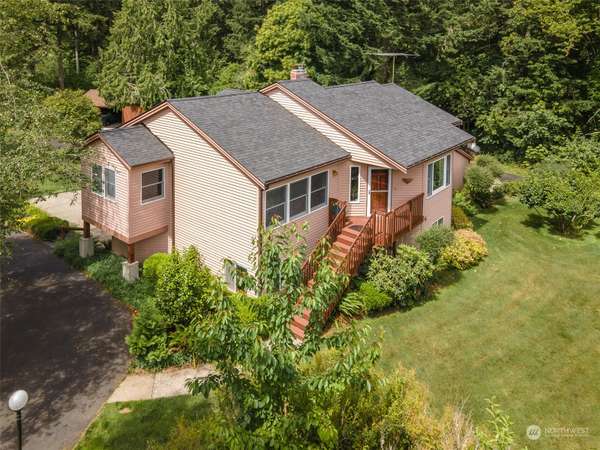 8015 Chestnut Hill DR SE, Olympia, WA 98513