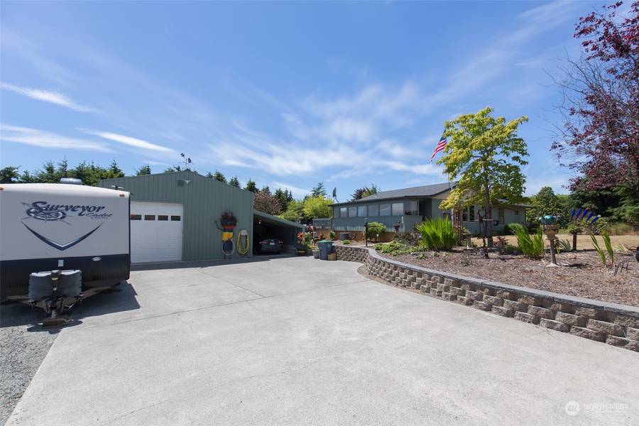 60 Klahhane RD, Sequim, WA 98382