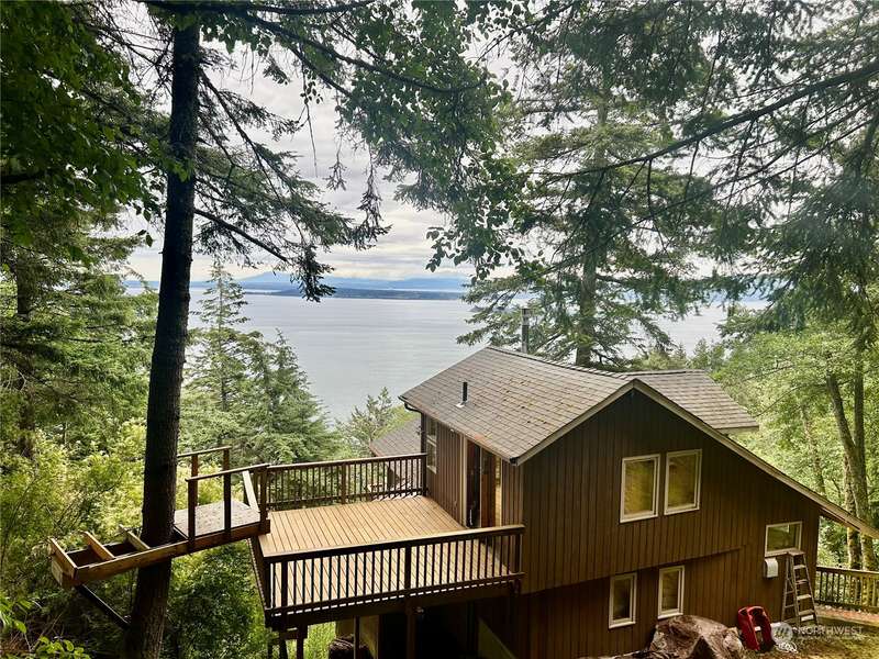 330 Day Lake RD, Orcas Island, WA 98245