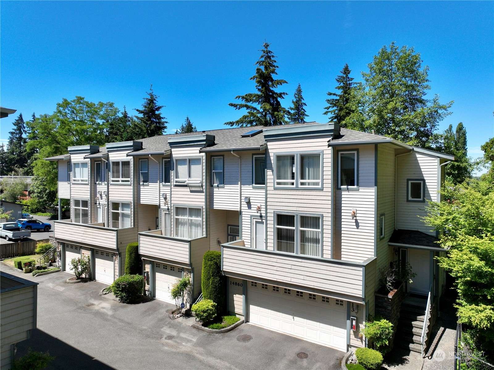 14860 SE 16th ST #11, Bellevue, WA 98007