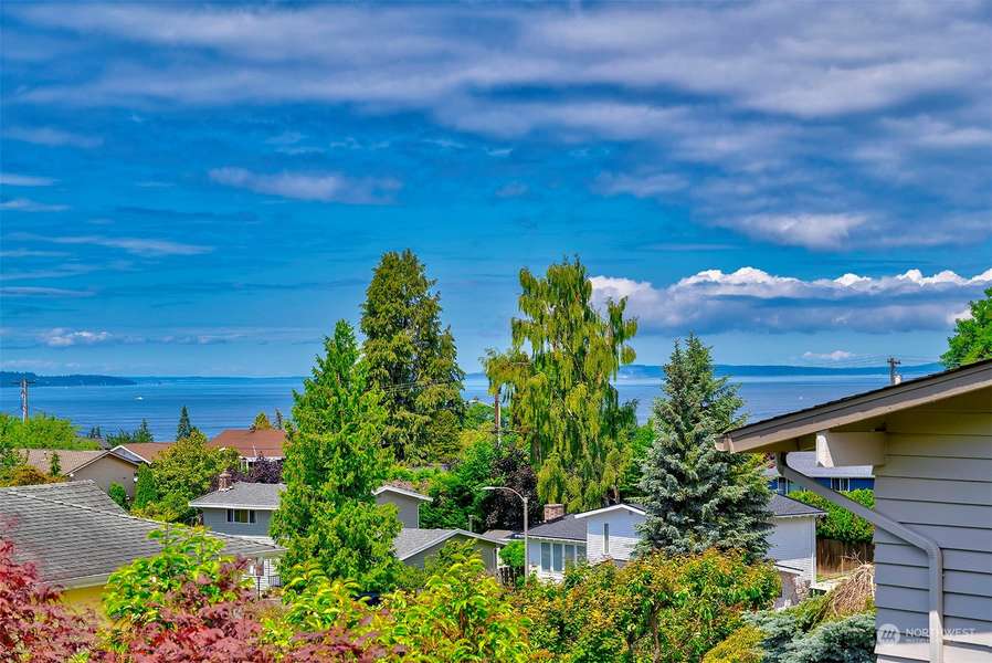 744 Elm Place, Edmonds, WA 98020