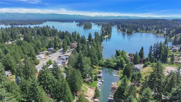 2425 179th AVE E, Lake Tapps, WA 98391