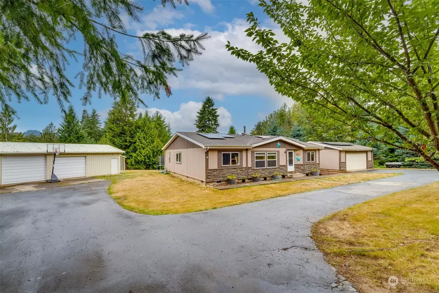 261 Sylvan WAY, Longview, WA 98632