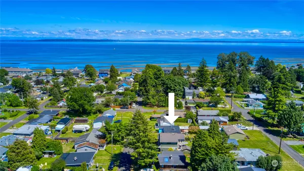 Point Roberts, WA 98281,2111 Cedar ST