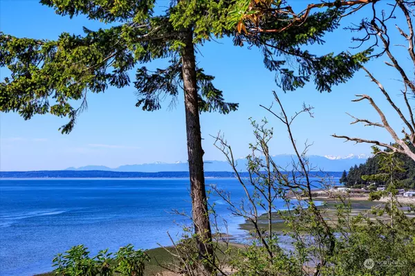 1934 Chase DR, Oak Harbor, WA 98277