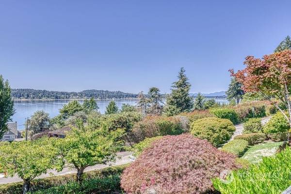 37 Point Fosdick DR NW, Gig Harbor, WA 98335