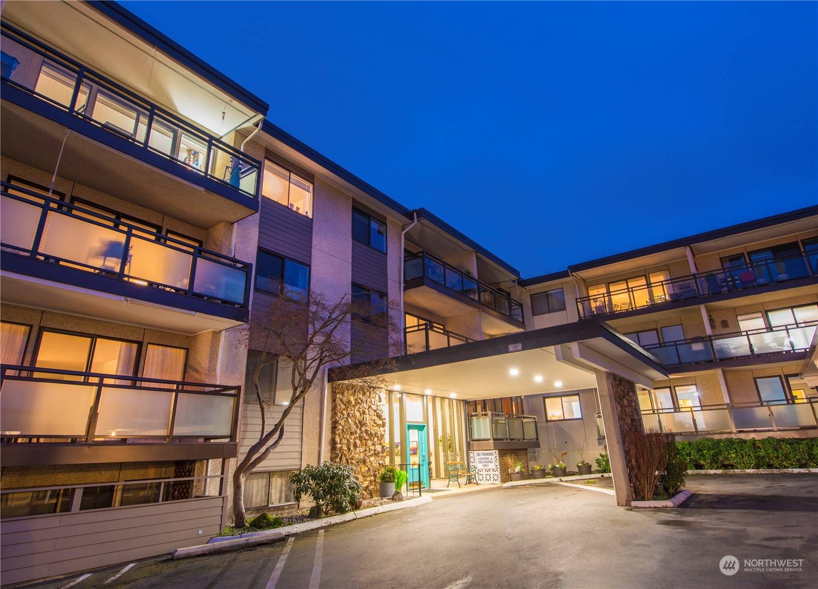 510 Forsyth LN #302, Edmonds, WA 98020