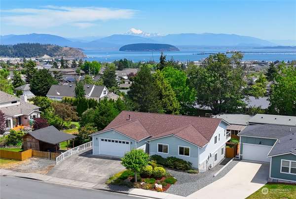 2705 H AVE, Anacortes, WA 98221