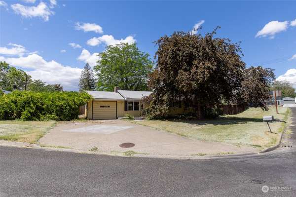 212 Westover DR, Yakima, WA 98908