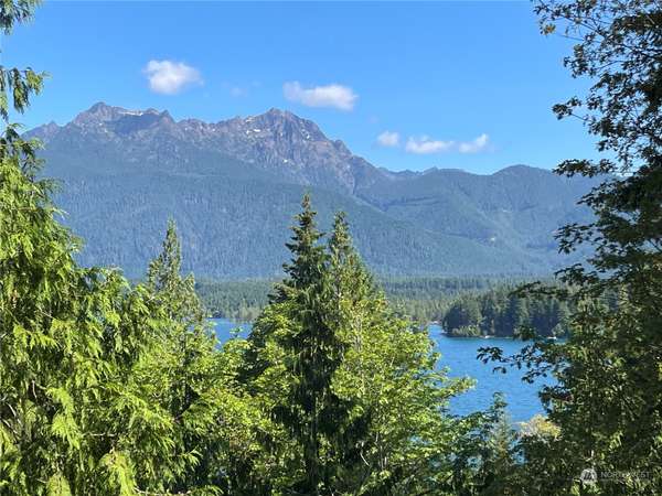 5791 N Lake Cushman RD, Hoodsport, WA 98548