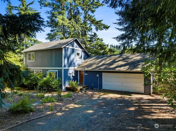 6136 Heather Dr, Clinton, WA 98236