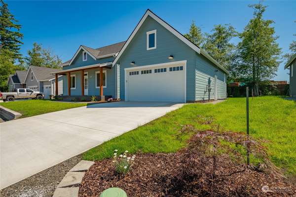 805 Pine Crest DR, Everson, WA 98247