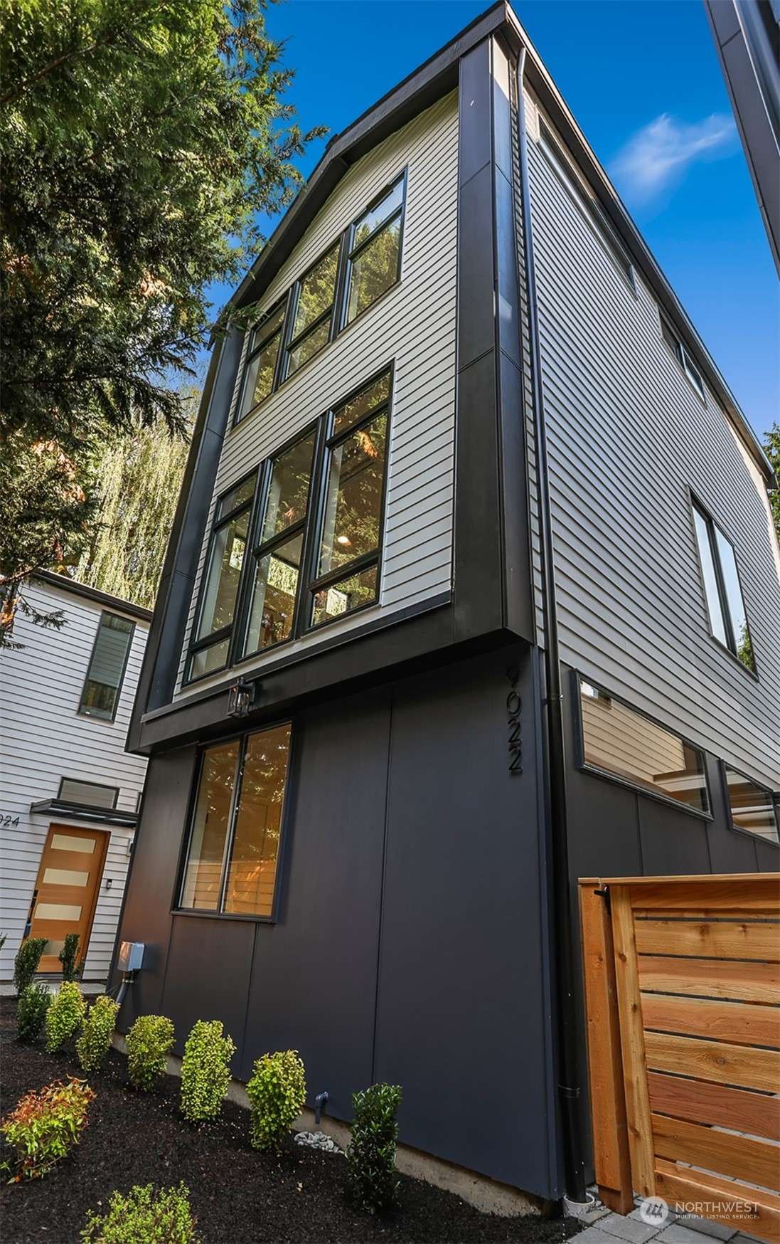 9022 4th AVE NW, Seattle, WA 98117