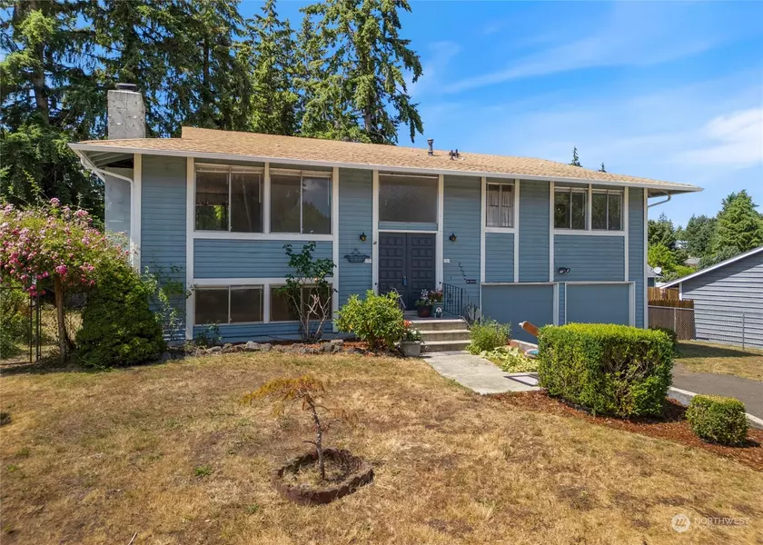 3024 SE Travera DR, Port Orchard, WA 98366