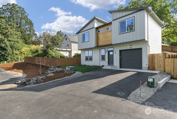 589 N 3rd ST, Kalama, WA 98625