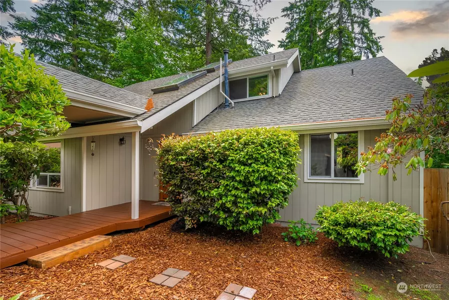 2705 Langridge Loop NW, Olympia, WA 98502